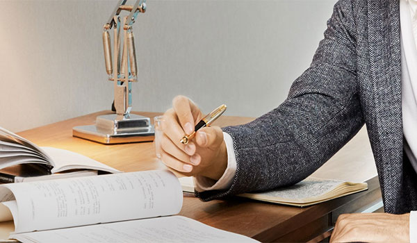 cách chọn bút ký tặng sếp