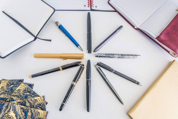 kinh nghiệm chọn bút ký làm quà tặng sếp