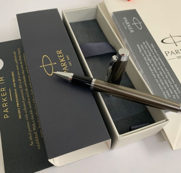 cách dùng bút ký parker đúng tiêu chuẩn