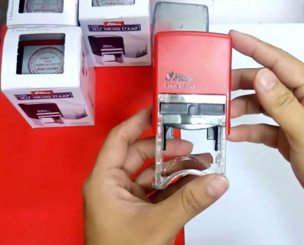 sửa con dấu khi đóng dấu bị mờ