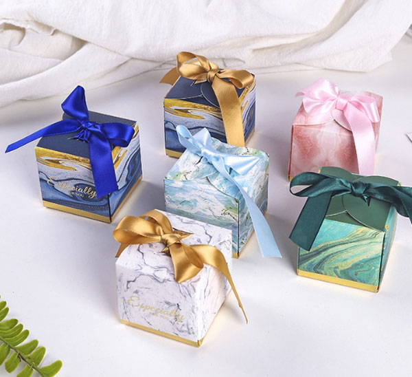 những dịp nên chuẩn bị quà tặng cho khách hàng