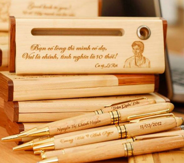 khắc bút gỗ tại hải phòng