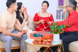 kinh nghiệm biếu quà tết khi đến nhà người yêu