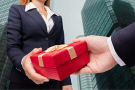 Một số lưu ý khi tặng quà đối tác