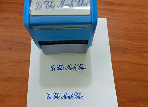 Dấu khắc xong bị mờ bị lem